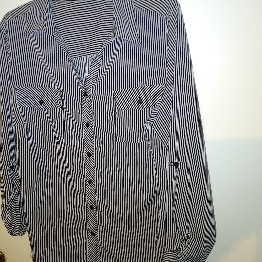 Blouse - Picture 2 of 4